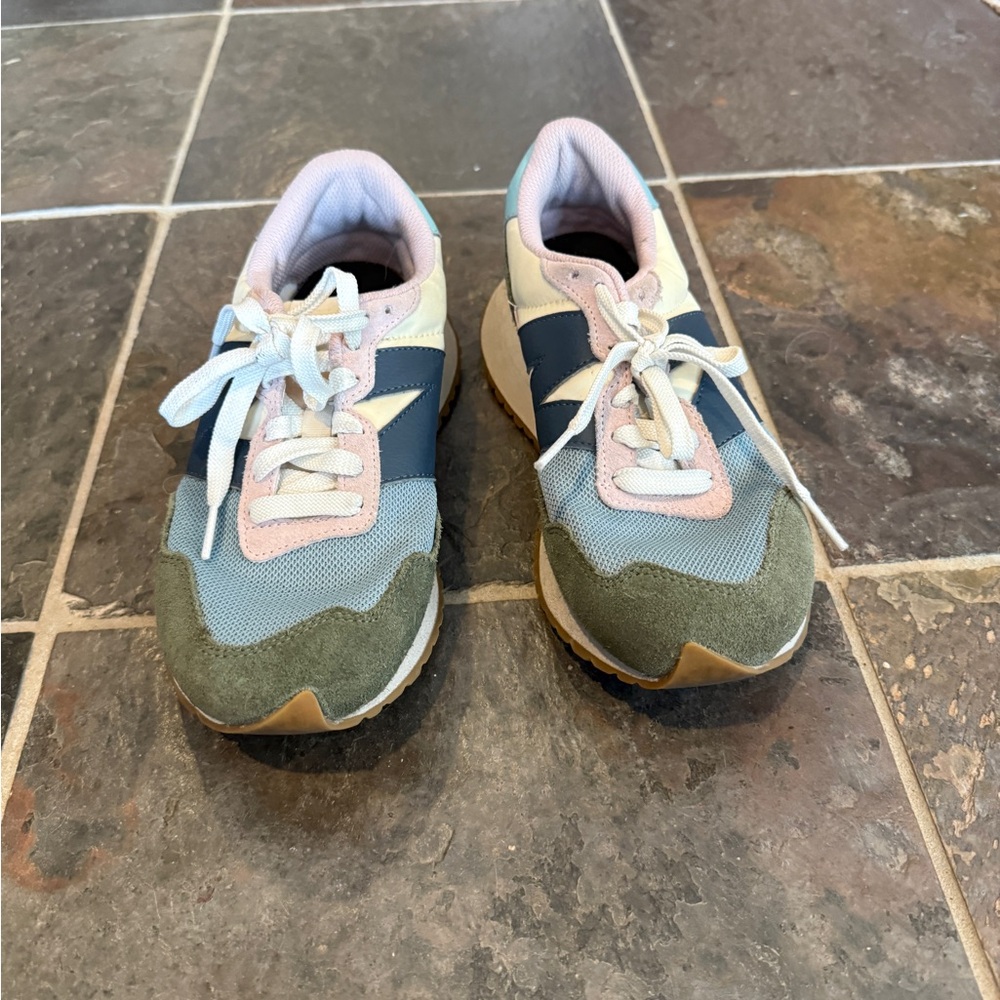 New balance 237 Sneakers - Navy, Pink, Olive